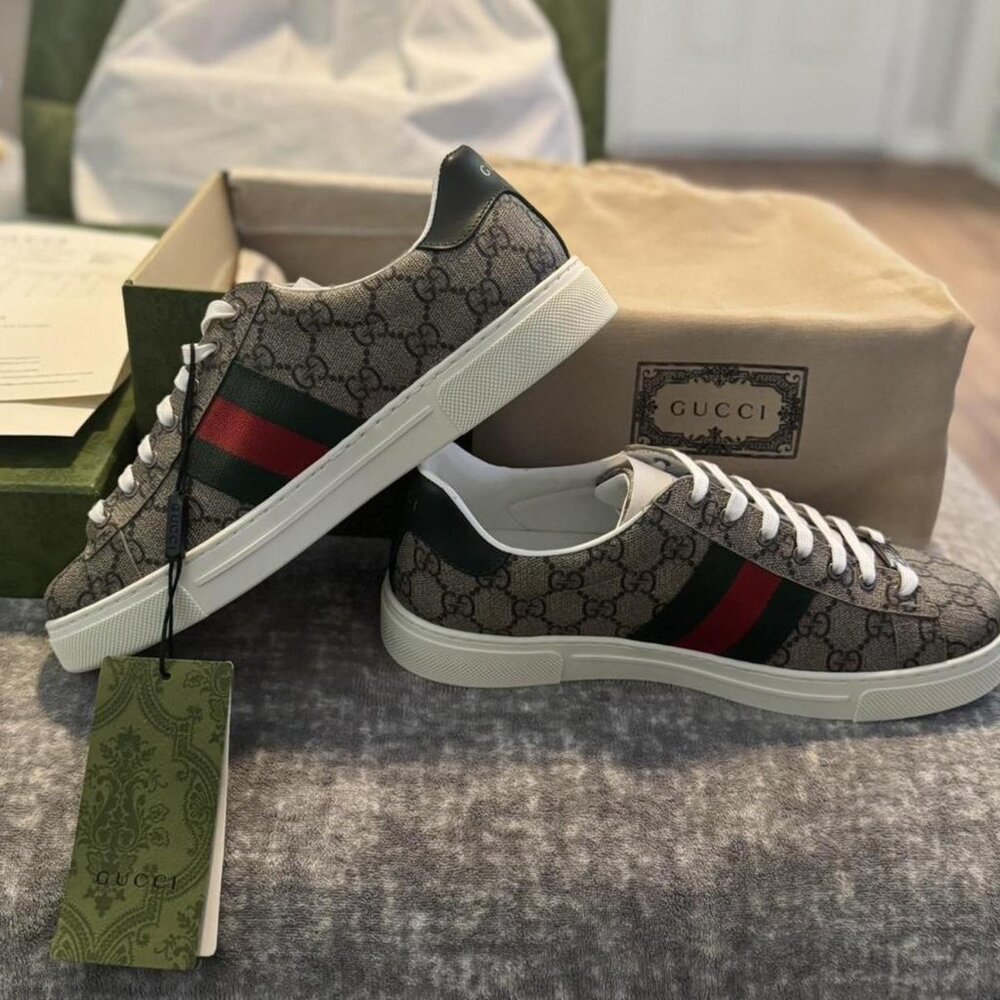 Gucci Ace GG Supreme Sneakers – Women’s 8
